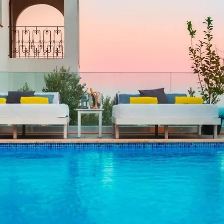 5 Bedroom Nr Sea, Heated Pool Games Hébergement de vacances