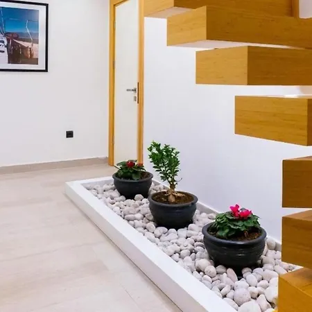 5 Bedroom Nr Sea, Heated Pool Games