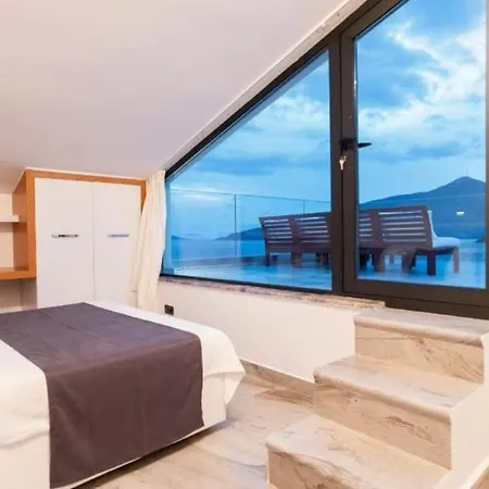 5 Bedroom Nr Sea, Heated Pool Games