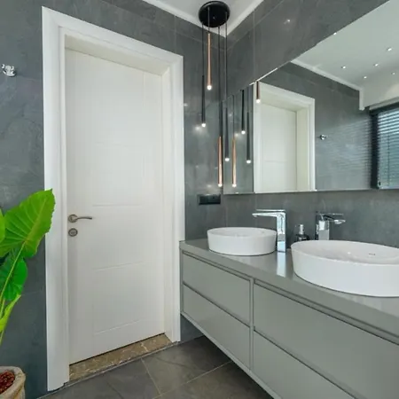 度假居 5 Bedroom Nr Sea, Heated Pool Games 卡斯