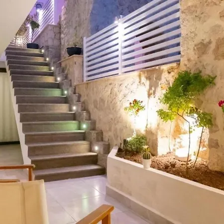 5 Bedroom Nr Sea, Heated Pool Games